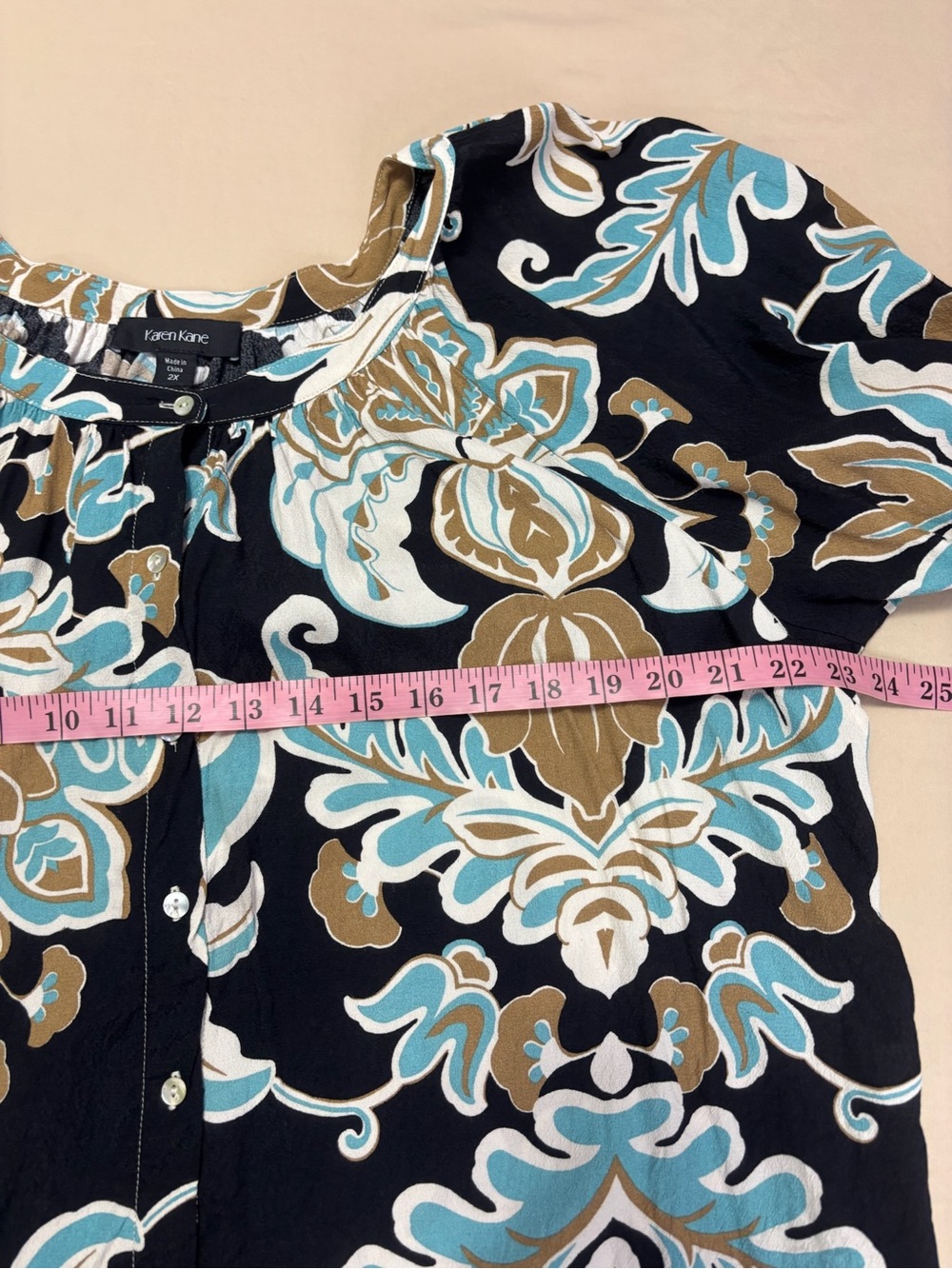 Karen Kane Black & Blue Floral Print Button-Front Blouse Women's Size 2X - Picture 3 of 6